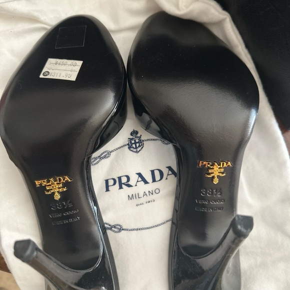 Genuine Prada Calzature Donna Black Patent Heels - Picture 4 of 10